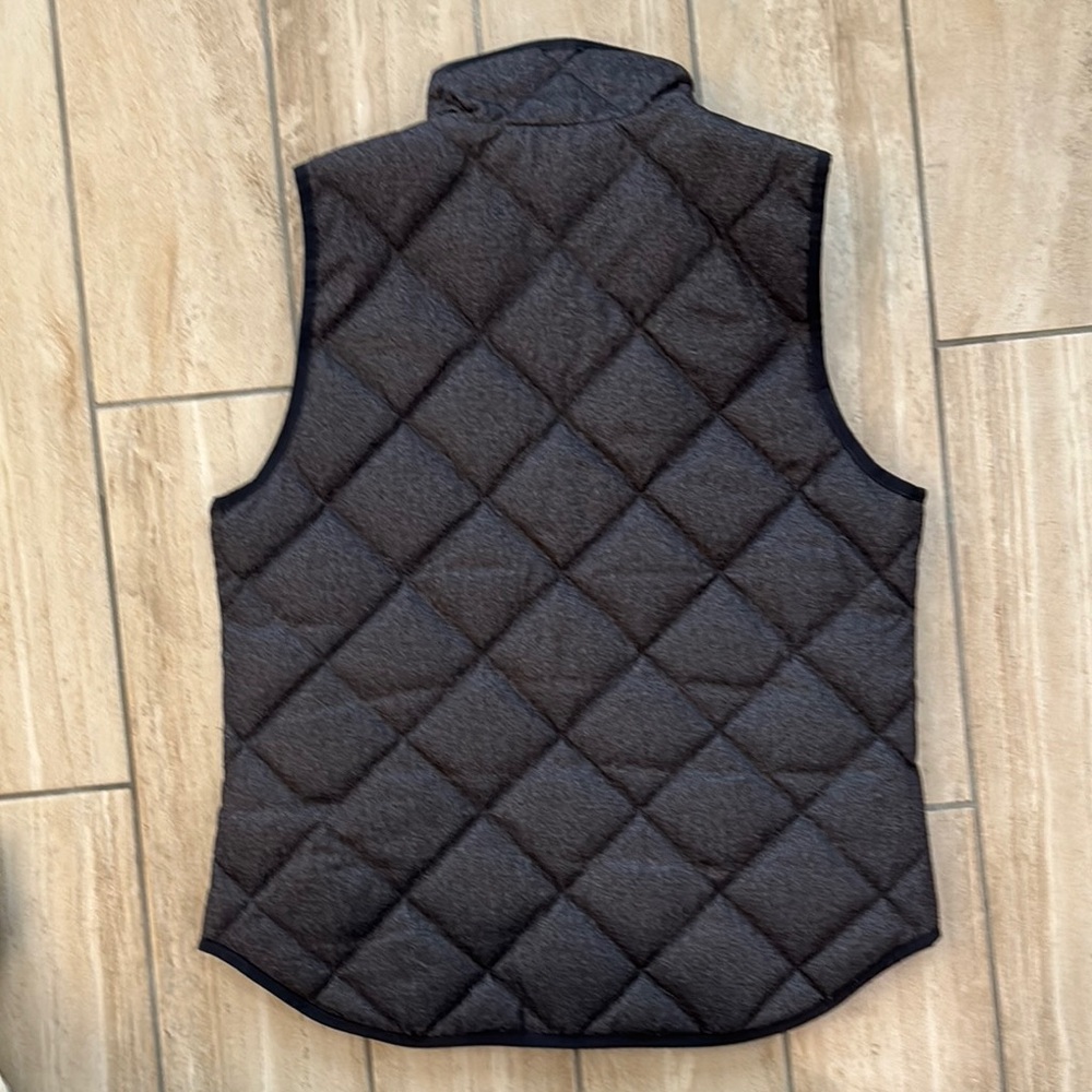 🦋Stylish J. Crew Down Quilted Vest in Charcoal with Gold Zipper Accent🦋 - Picture 5 of 8
